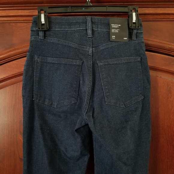 NWT Aritzia Ten Motive Dark Wash High Rise Flare Jeans Size 25T - Picture 3 of 15